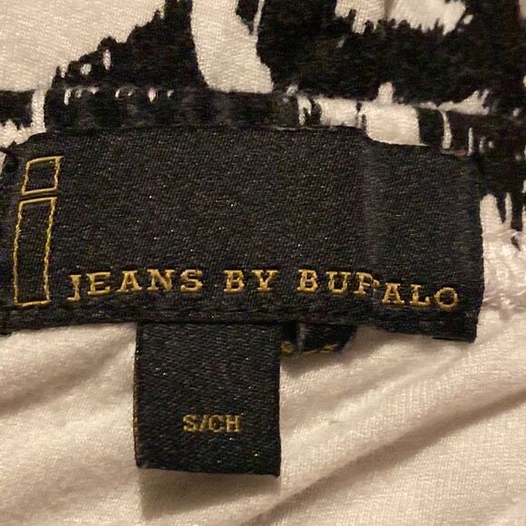 3 PICES TREE PC 1 JEANS BY BUFFALO & 2 BISOU BISOU WOMEN SKIRT SIZE S -XS - Picture 10 of 16